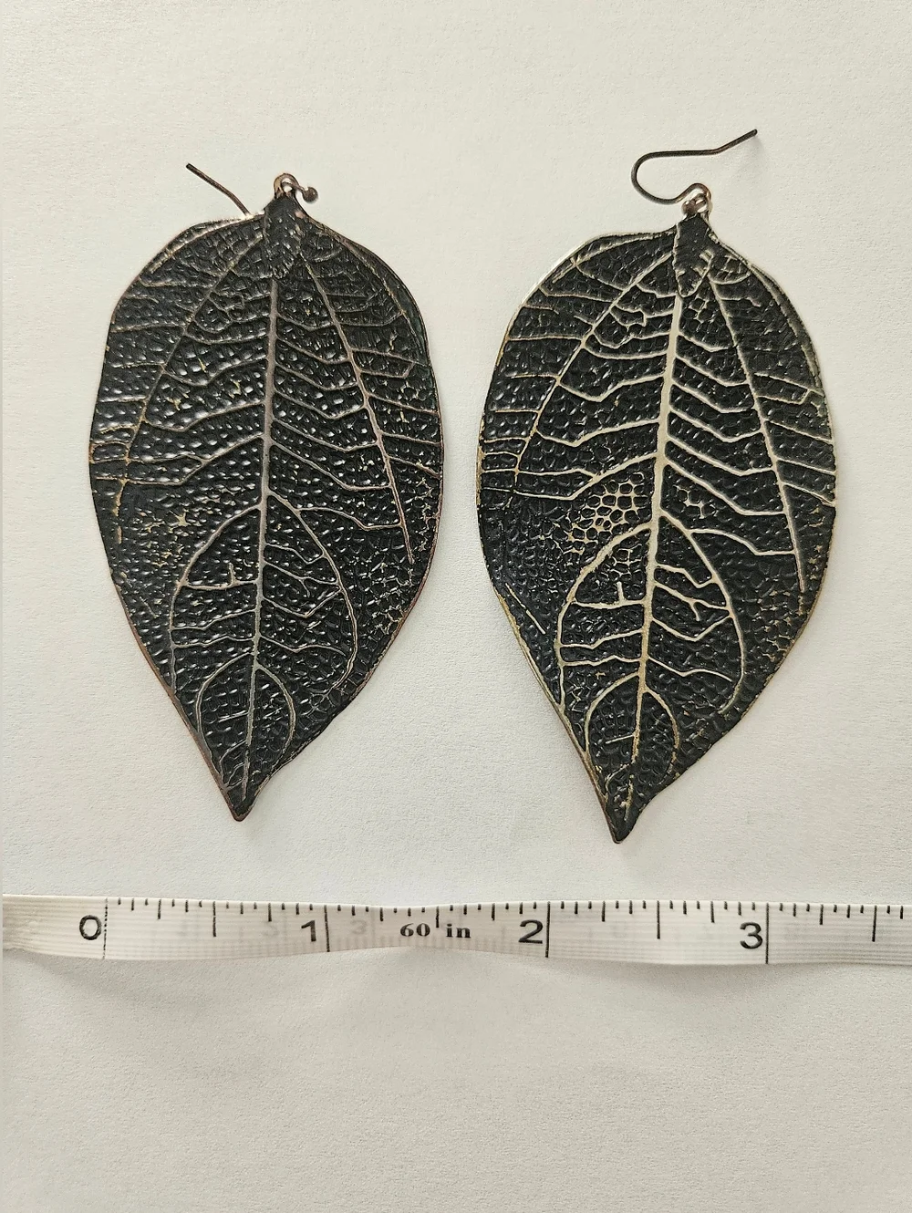 Vintage Leaf Dangle Earrings Black Silver Retro Cottagecore Bohemian Feminine - Picture 3 of 4